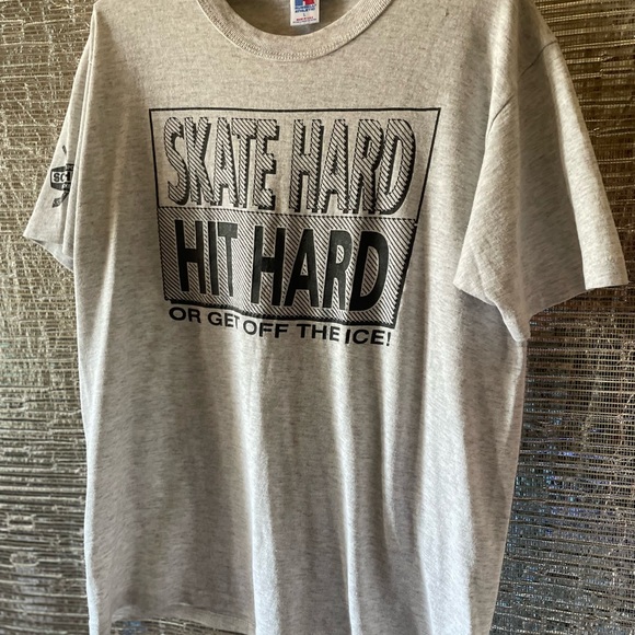 Vintage Russel brand T w hockey slogan - Picture 4 of 6